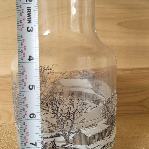 Anchor hocking Christmas glass carafe with Snowy scenery White and gray village - Picture 9 of 15